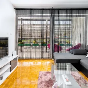 Luxe Comfort Melesio In Centre Split